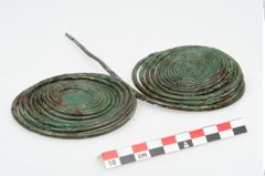 Foto von Bronzedoppelspiralnadel (NHMW-PRAE-002302)